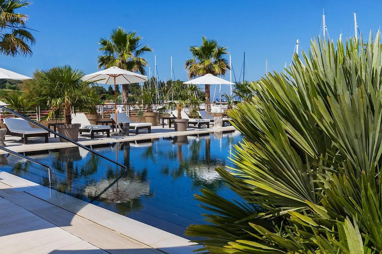 Marina Di Scarlino Resort 普林托迪斯卡利诺 公寓式酒店